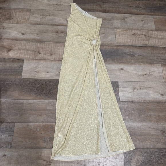 Oseree lemerie one shoulder dress in gold - Picture 3 of 11